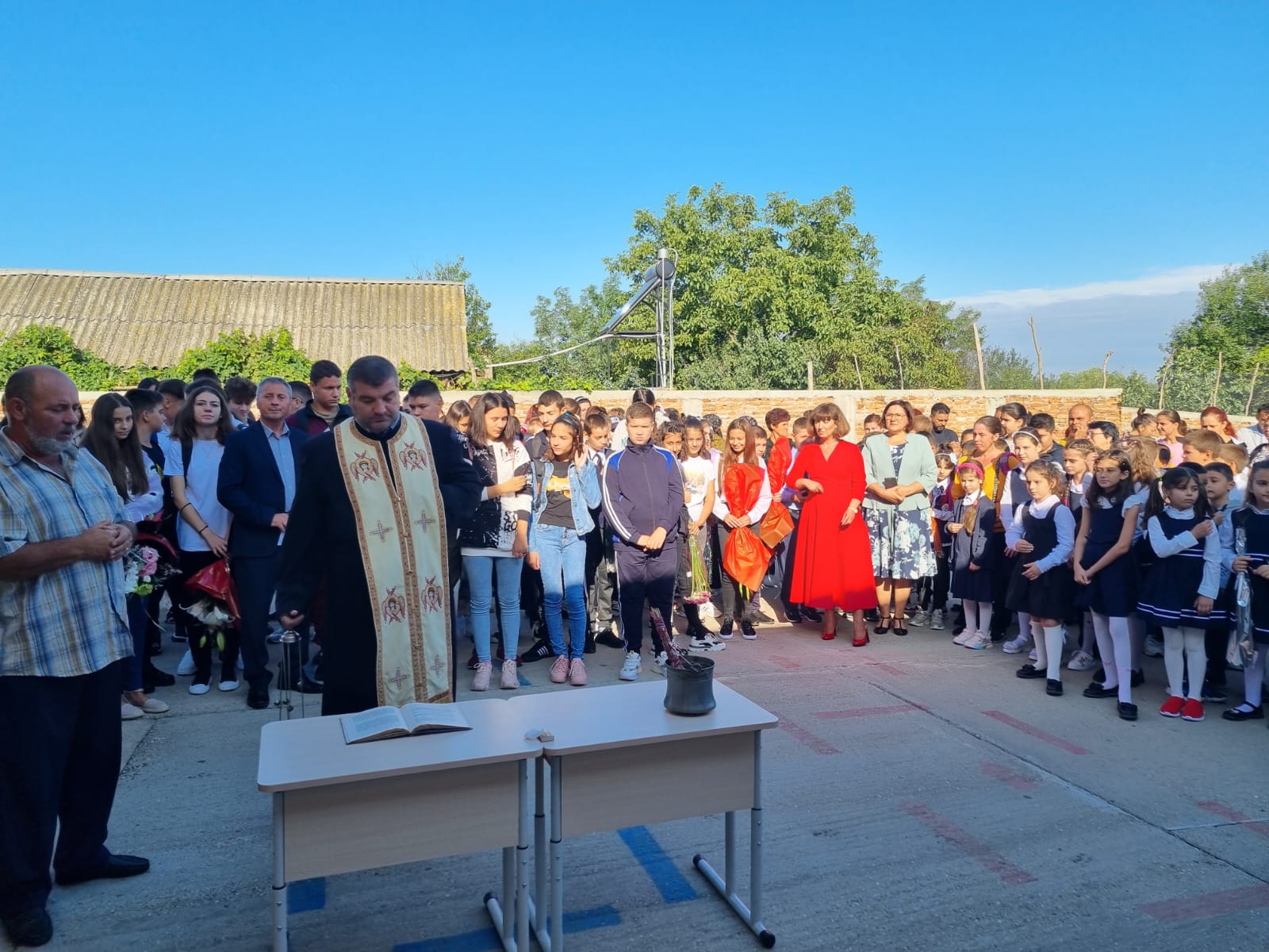 festivitatea de deschidere a noului an colar 1.jpg